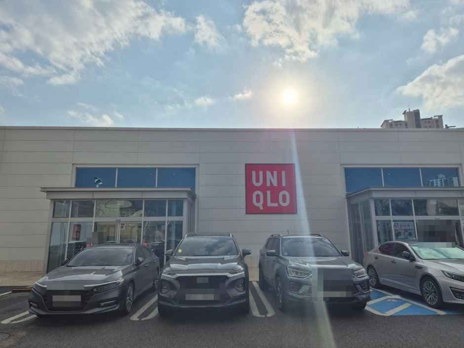 Uniqlo - Asan Punggi Branch [Tax Refund Shop](유니클로 아산풍기점)