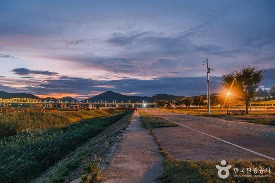 Mireuseom Island (미르섬)