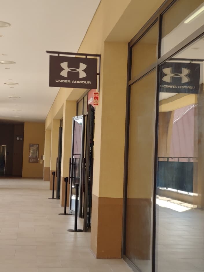 Under Armour Korea - Lotte Premium Outlets Giheung Branch [Tax Refund Shop](언더아머 팩토리하우스 롯데프리미엄아울렛 기흥점)