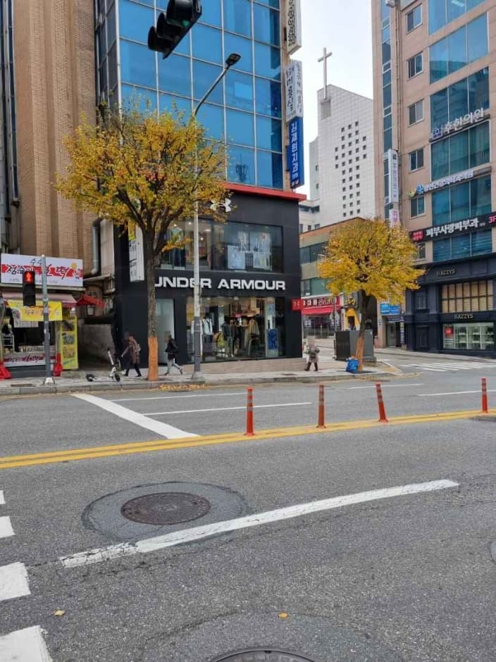 Under Armour - MODA Outlet Chuncheon Branch [Tax Refund Shop](언더아머 모다아울렛 춘천점)