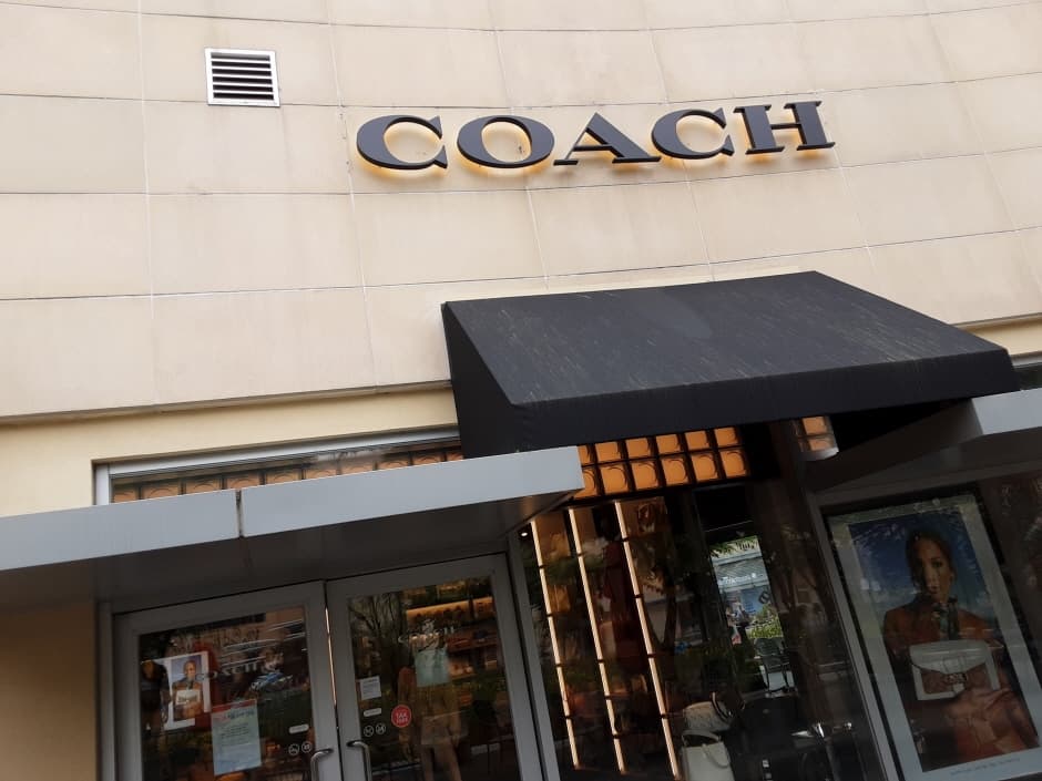 Coach - Lotte Premium Outlets Gimhae Branch [Tax Refund Shop](코치 롯데프리미엄아울렛 김해점)