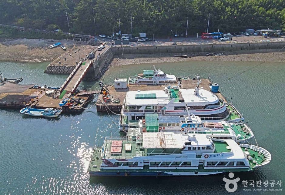 Gunsan Seonyudo Cruise (군산선유도유람선)