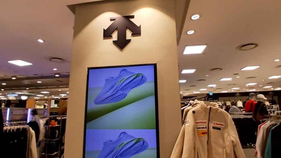 Descente - Hyundai Department Store Mia Branch [Tax Refund Shop](데상트 현대백화점 미아점)