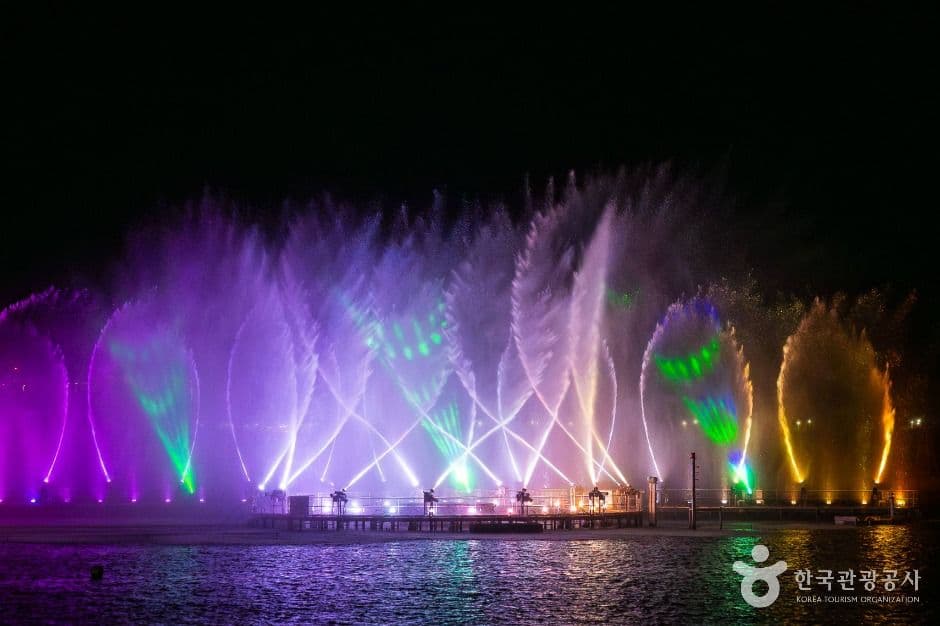 Mokpo Dancing Sea Fountain (춤추는 바다분수)