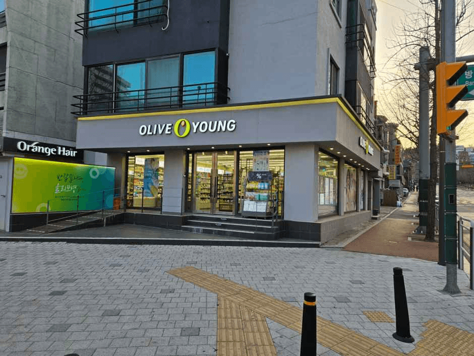 Olive Young Banghwa Station Branch [Tax Refund Shop](올리브영 방화역점)