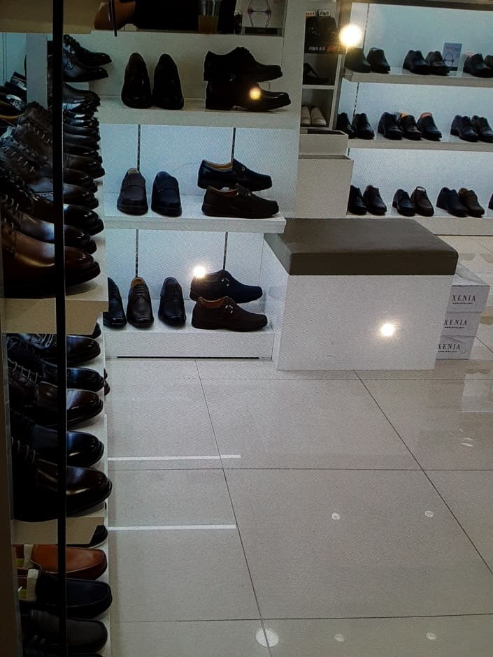 Tandy - Hyundai Outlets Gasan Branch [Tax Refund Shop](탠디 현대아울렛 가산점)