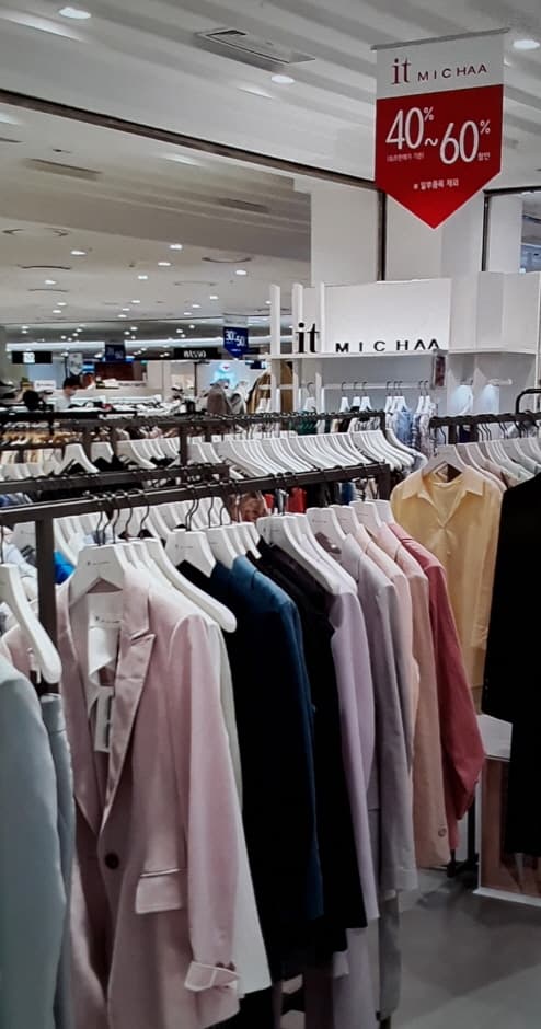 It Michaa - Lotte Outlets Seoul Station Branch [Tax Refund Shop](잇미샤 롯데아울렛 서울역점)