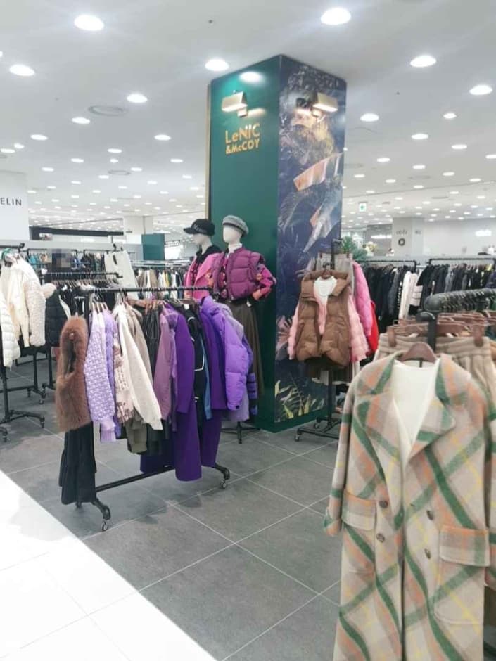 LENIC&MCCOY - MODA Outlet Incheon Branch [Tax Refund Shop]  (르느앤맥코이 모다아울렛 인천점)(르니앤맥코이 모다아울렛 인천점)