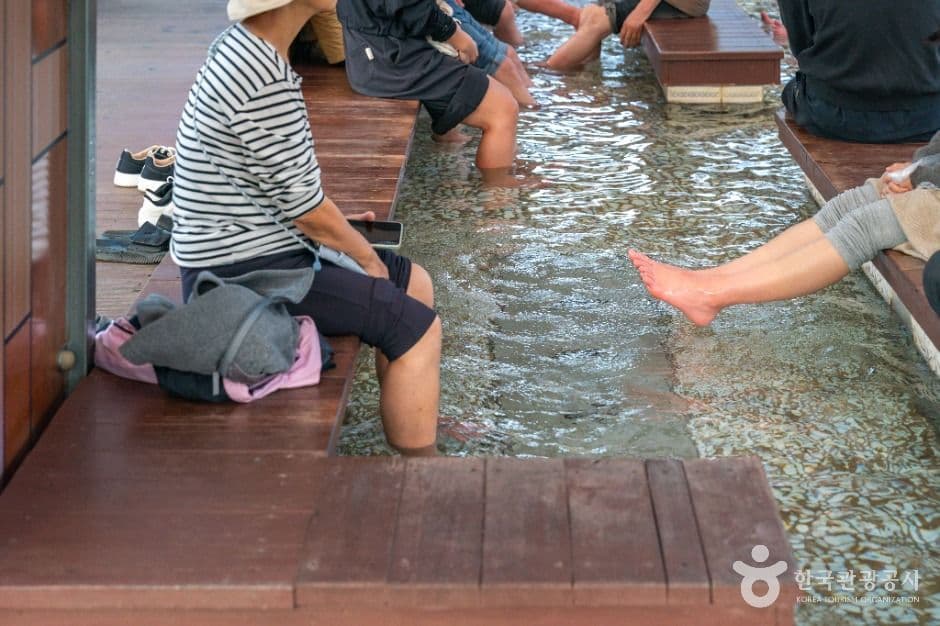 Suanbo Hot Springs Special Tourist Zone (수안보온천 관광특구)