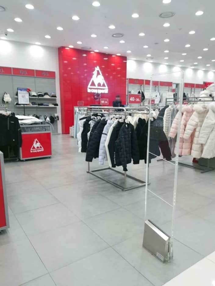 Le Coq Sportif - MODA Outlet Incheon Branch [Tax Refund Shop](르꼬끄스포르티브 모다아울렛 인천점)