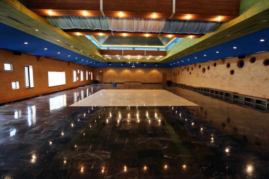 Godowon Healing Center (깊은산속 옹달샘)