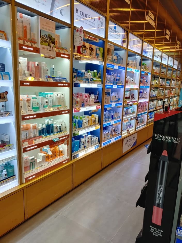 Olive Young - Hwaseong Byeongjeom Branch [Tax Refund Shop](올리브영 화성병점점)