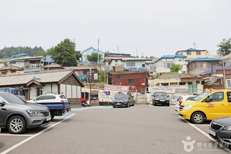 Gunsan Mallaengyi Village (군산 말랭이마을)