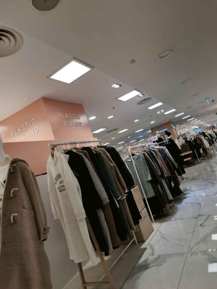 Plastic Island - Newcore Outlets - Pyeongchon Branch [Tax Refund Shop](플라스틱아일랜드 뉴코아아울렛 평촌점)