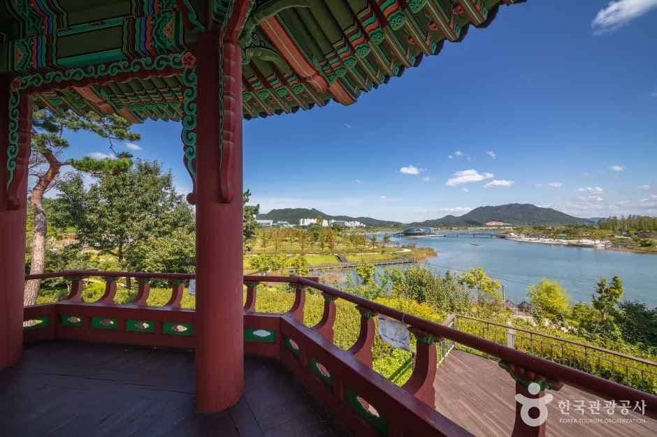 Sejong Lake Park (세종호수공원 일원)