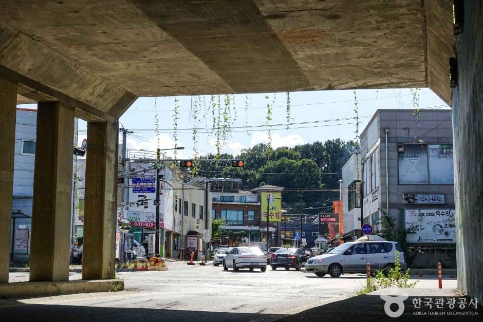 Gyeongjusanseong Fortress Food Village (행주산성먹거리촌)