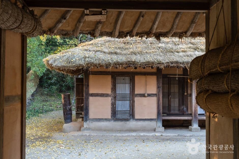 Korean Folk Village (한국민속촌)