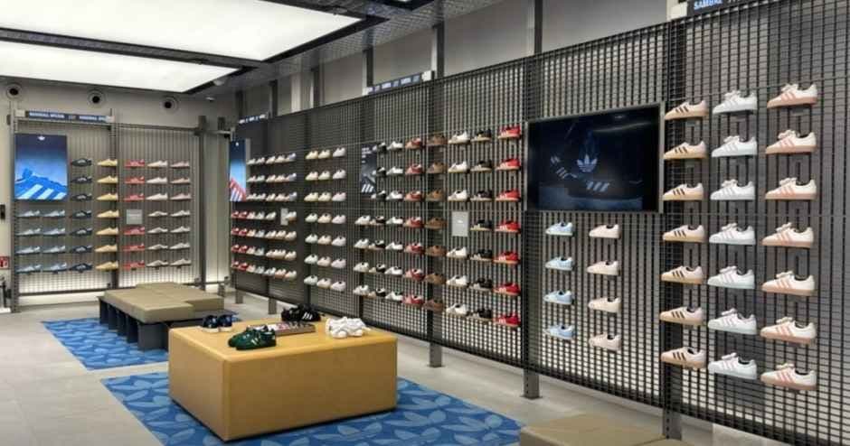 Adidas Original - Myeongdong Branch [Tax Refund Shop] (아디다스오리지널 명동점)