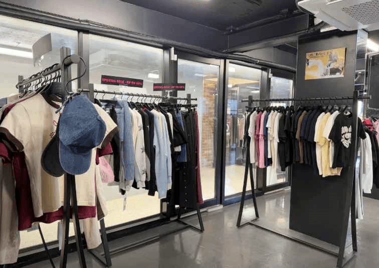 LUVISTRUE Flagship Store [Tax Refund Shop](러브이즈트루 플래그쉽 스토어)
