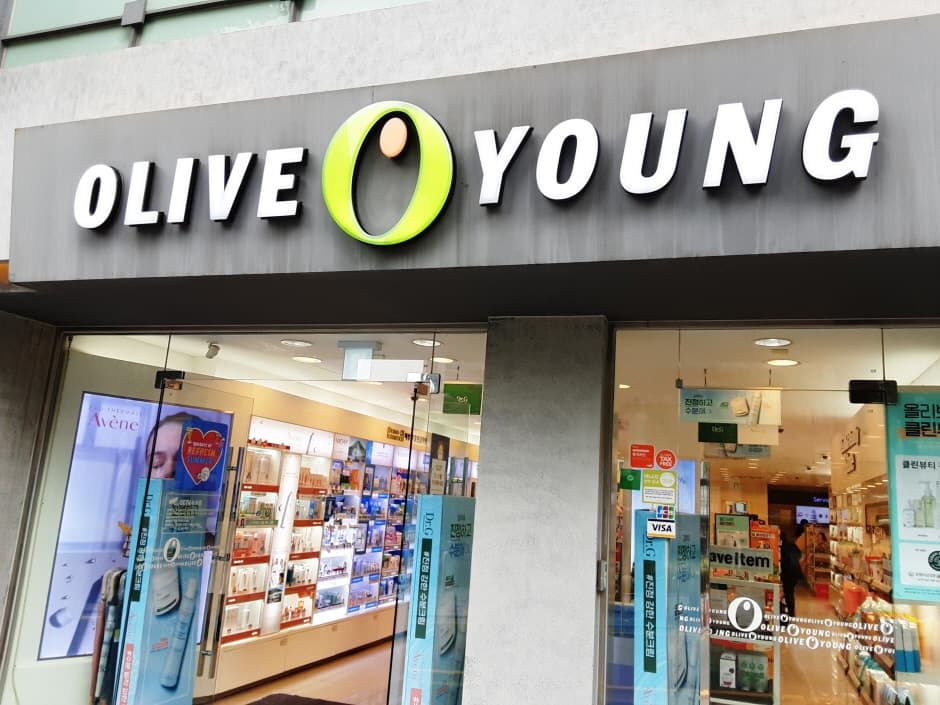 Olive Young - Sinchondaero Branch [Tax Refund Shop](올리브영 신촌대로점)