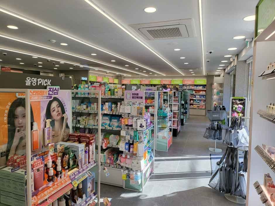 Olive Young - Gwangju Songjeong Station Branch [Tax Refund Shop](올리브영 광주송정역점)