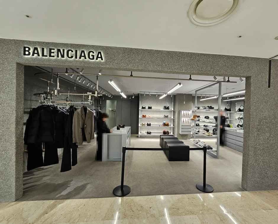 Balenciaga - Shinsegae Department Store Gwangju Branch [Tax Refund Shop](발렌시아가 신세계백화점 광주점)