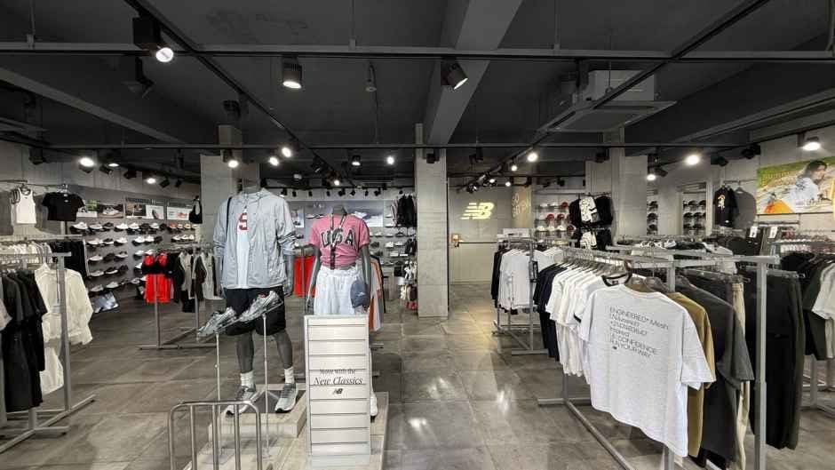 New Balance - Sinjeju Branch [Tax Refund Shop](뉴발란스 신제주점)