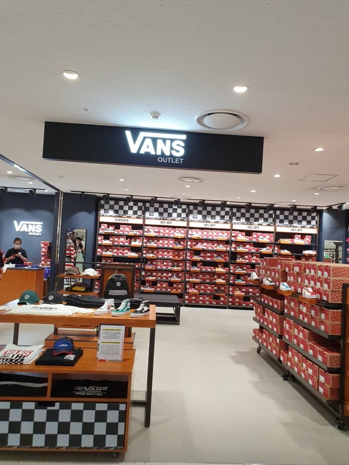 Vans - Lotte Mall Gwangmyeong Branch [Tax Refund Shop](반스 롯데몰 광명점)