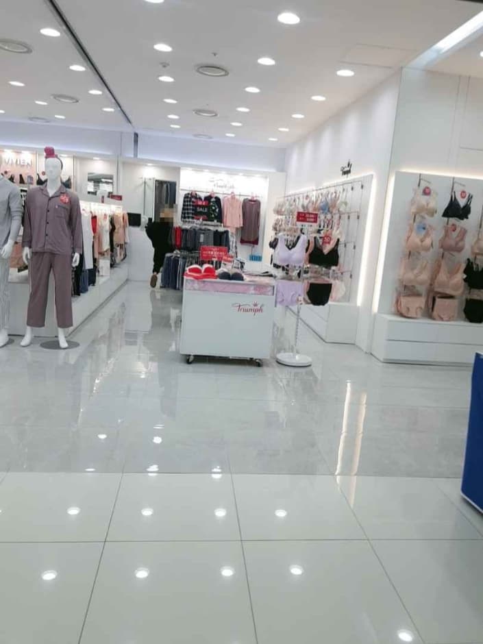 Triumph - MODA Outlet Incheon Branch [Tax Refund Shop]  (트라이엄프 모다아울렛 인천점)(트라이엄프 모다아울렛 인천점)