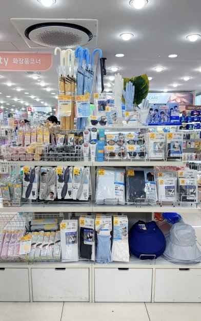 Daiso - Shinchon Myungmool Street Branch [Tax Refund Shop] (다이소 신촌명물거리)