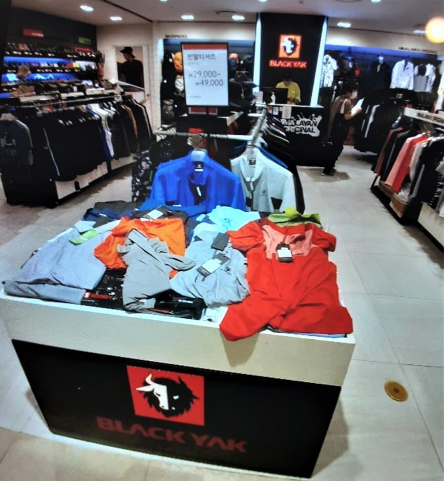 Black Yak - Lotte Outlets Seoul Station Branch [Tax Refund Shop](블랙야크 롯데아울렛 서울역점)
