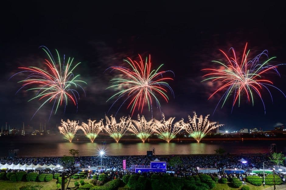 Pohang International Fireworks Festival (포항국제불빛축제)