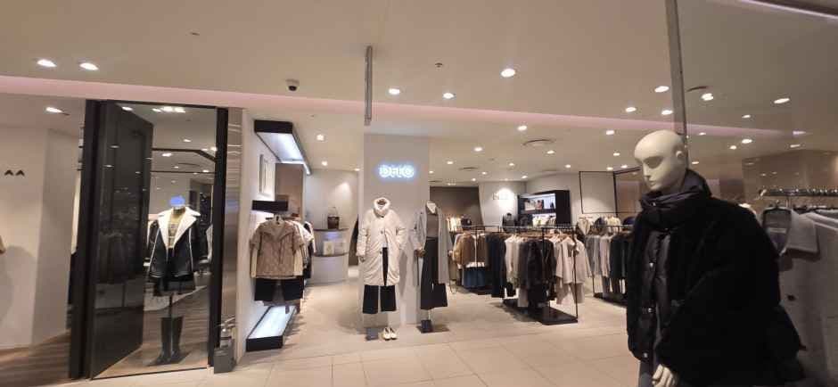 Deco - Lotte Department Young Plaza Changwon Branch [Tax Refund Shop](데코 롯데백화점영플라자 창원점)