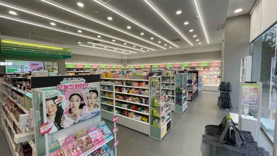 Olive Young Yongin Bora Branch [Tax Refund Shop](올리브영 용인보라점)