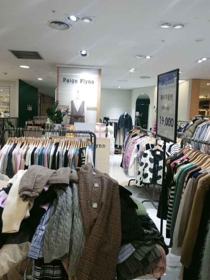 Paige Flynn - MODA Outlet Bupyeong Branch [Tax Refund Shop](페이지플린 모다아울렛 부평점)