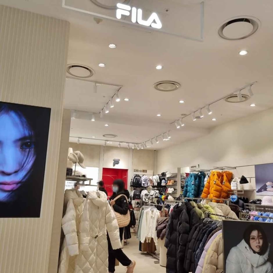 Fila - Lotte Outlets Seoul Station Branch [Tax Refund Shop](휠라 롯데아울렛 서울역점)