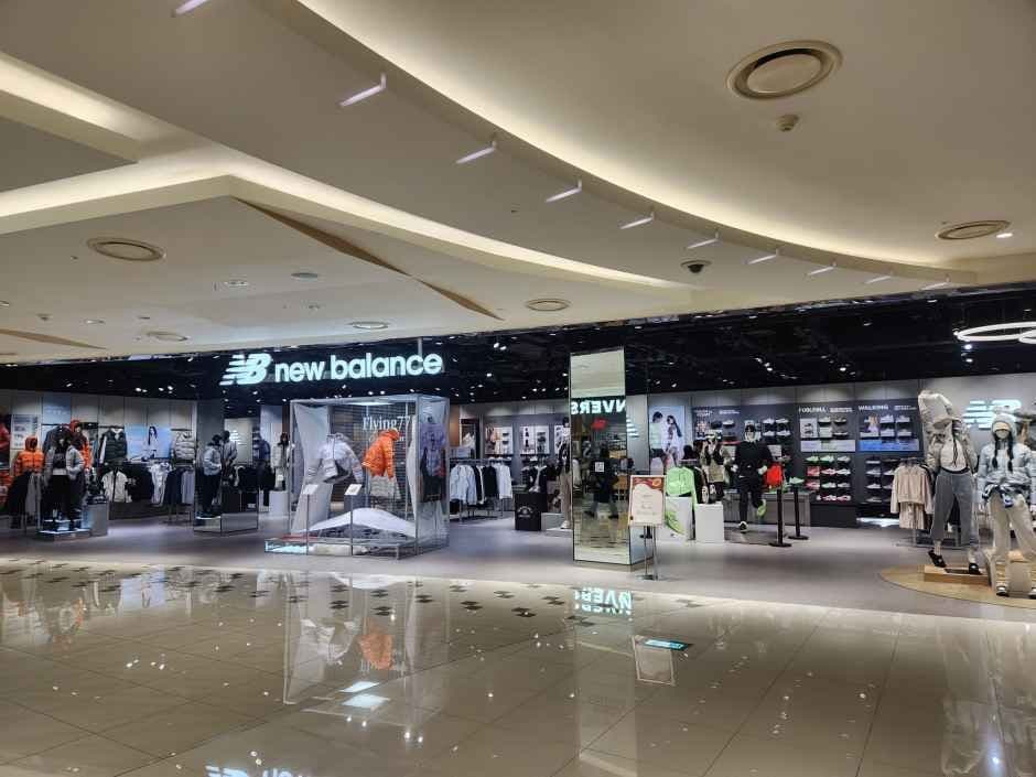New Balance - TIMES SQUARE Branch [Tax Refund Shop](뉴발란스 타임스퀘어점)