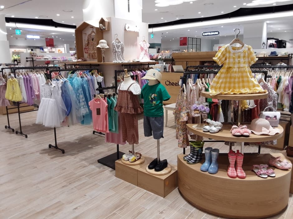 I Love J - Hyundai Outlets Daegu Branch [Tax Refund Shop](아이러브제이 현대아울렛 대구점)