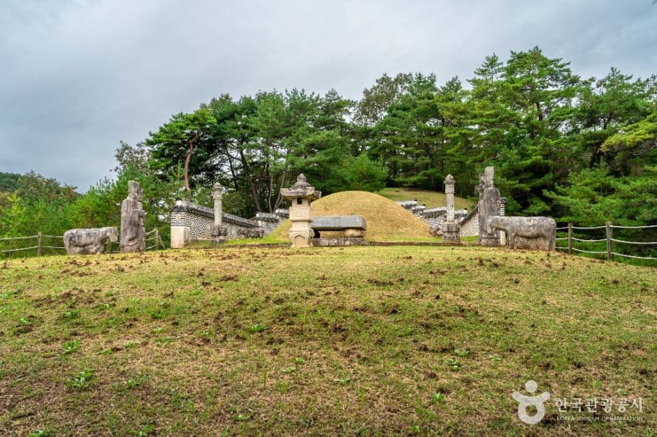 Yeongwol Jangneung Royal Tomb [UNESCO World Heritage] (영월 장릉(단종) [유네스코 세계유산])