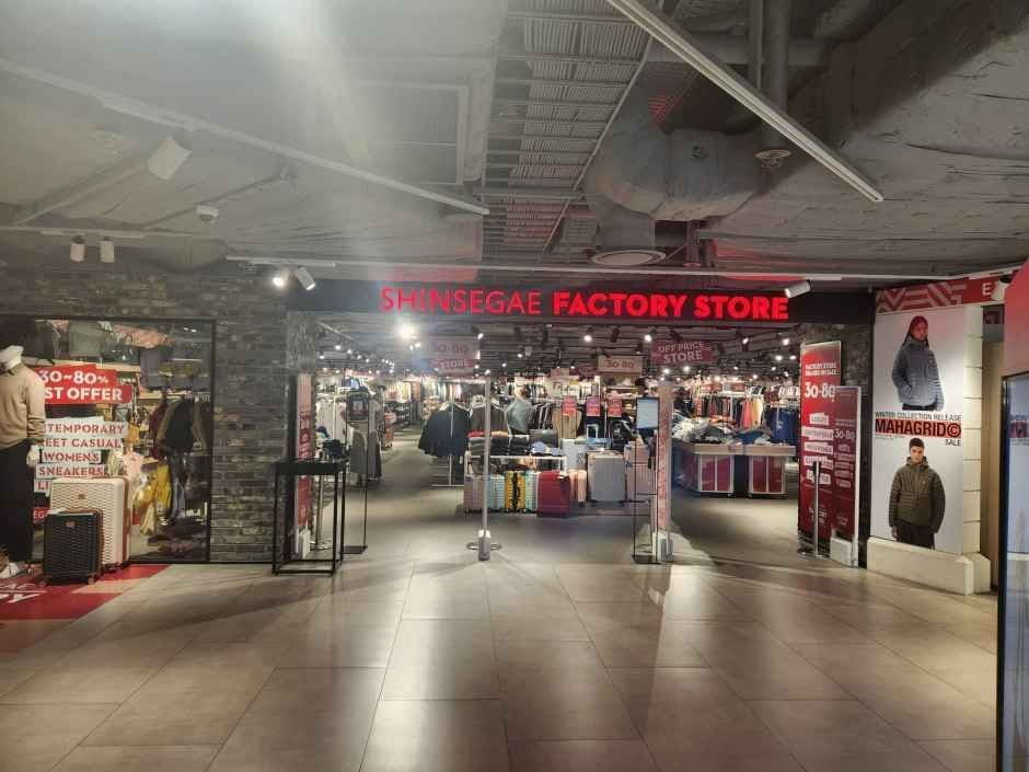 Shinsegae Factory Store - TIMES SQUARE Branch [Tax Refund Shop](신세계 팩토리스토어 타임스퀘어점)