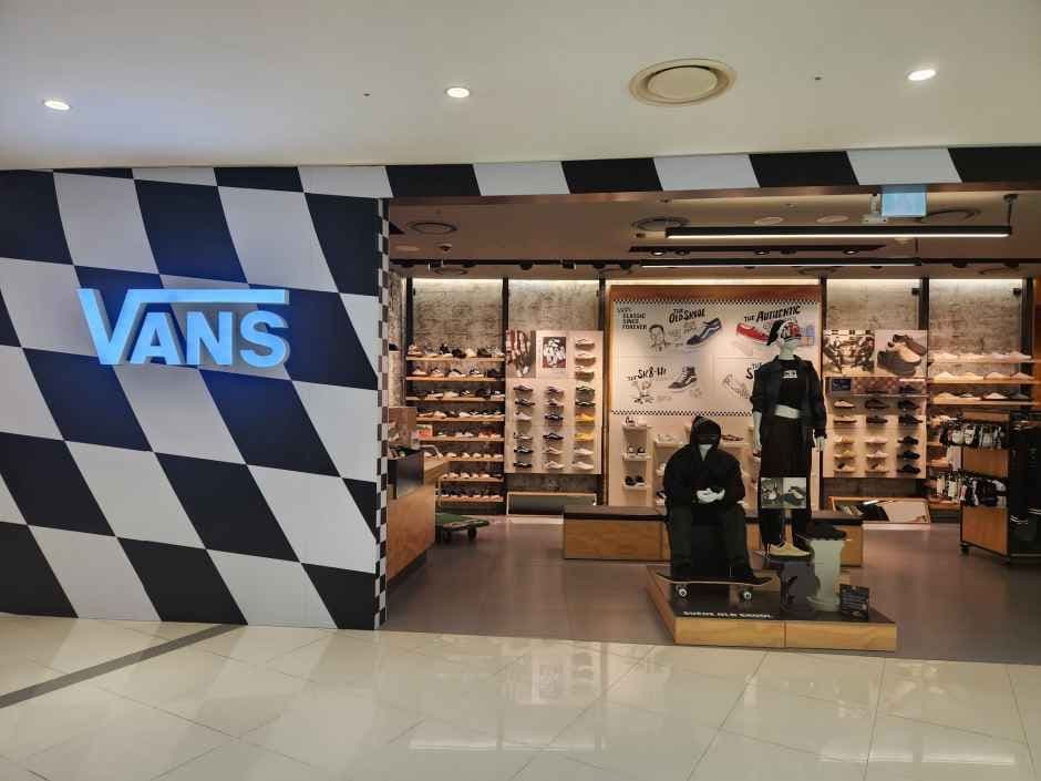 Vans - TIMES SQUARE Branch [Tax Refund Shop](반스 타임스퀘어점)