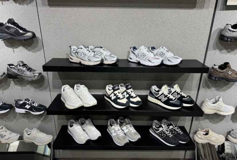 New Balance - Daehangno Branch [Tax Refund Shop] (뉴발란스 대학로점)