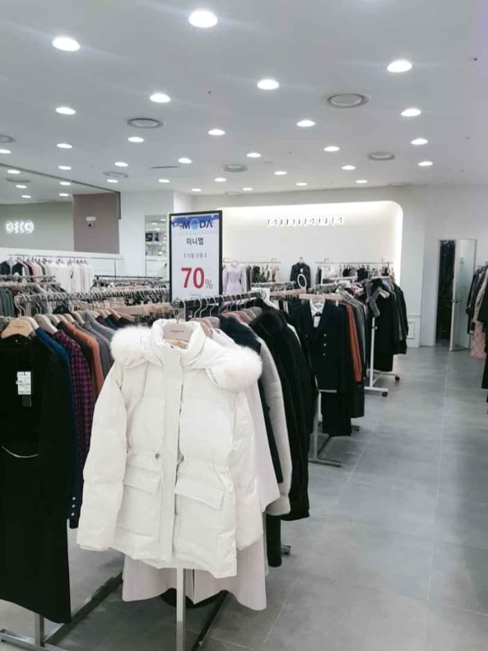 MINIMUM  - MODA Outlet Incheon Branch [Tax Refund Shop]  (미니멈 모다아울렛 인천점)(미니멈 모다아울렛 인천점)