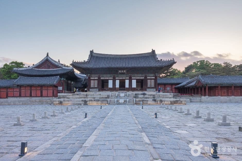 Changgyeonggung Palace (창경궁)