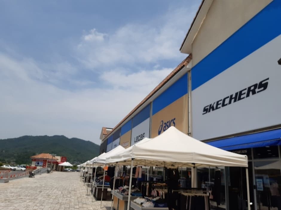 Moda Outlet - Gimcheon Gumi Branch [Tax Refund Shop](모다아울렛 김천구미점)