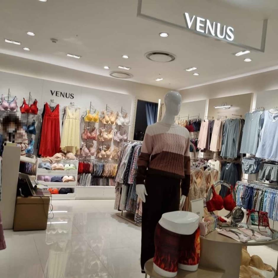 Venus - Lotte Outlets Seoul Station Branch [Tax Refund Shop](비너스 롯데아울렛 서울역점)