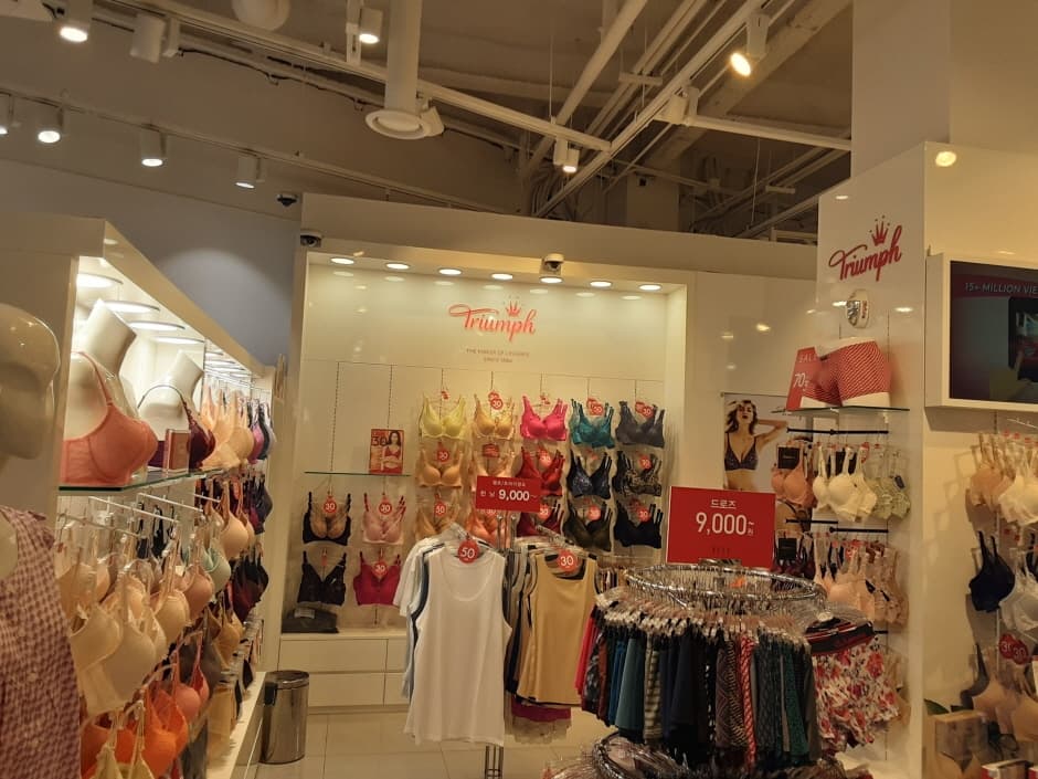 Triumph - Hyundai Premium Outlets Gimpo Branch [Tax Refund Shop](트라이엄프 현대프리미엄아울렛 김포점)