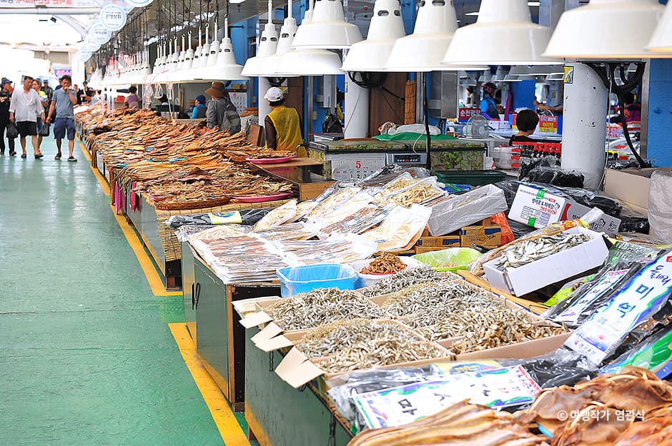 Yeosu Fish Market (여수수산시장)