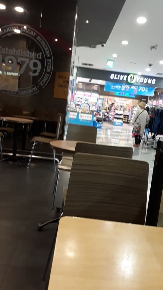 Olive Young - Homeplus Gangseo Branch [Tax Refund Shop](올리브영 홈플러스강서점)