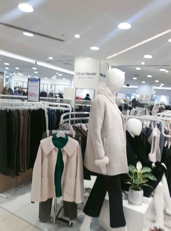 Olivia Hassler - MODA Outlet Bupyeong Branch [Tax Refund Shop](올리비아하슬러 모다아울렛 부평점)